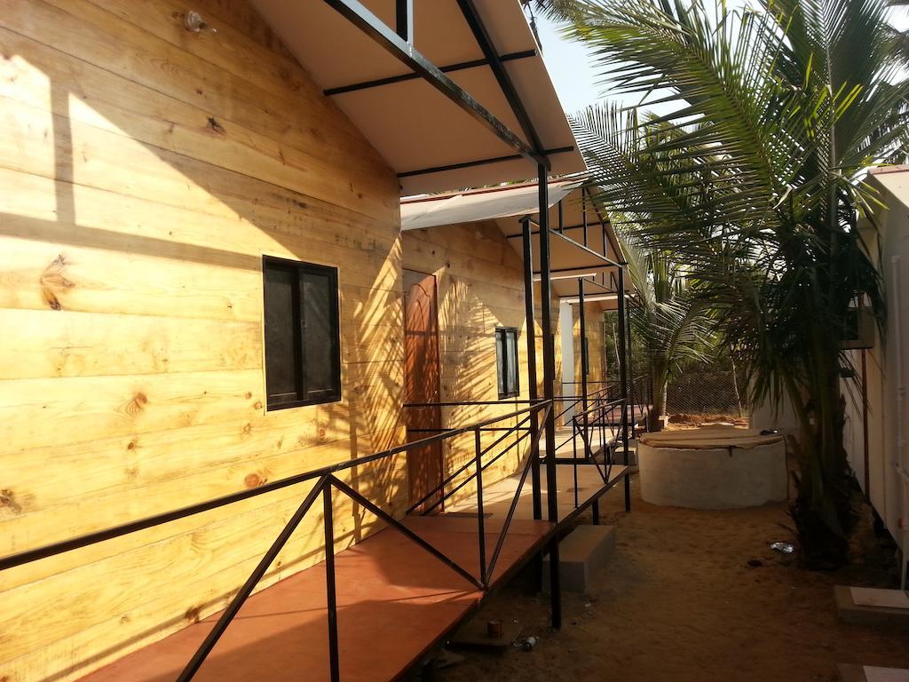 The Spring Beach Cottages Calangute Room photo